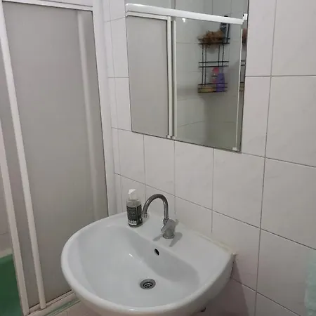 Δωμάτια σε οικογενειακή κατοικία Hagi Yorgi Deluxe Kozyatagi, Luxury Homestay *